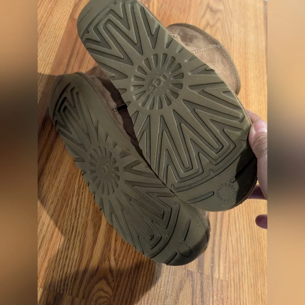 UGG Classic Short II